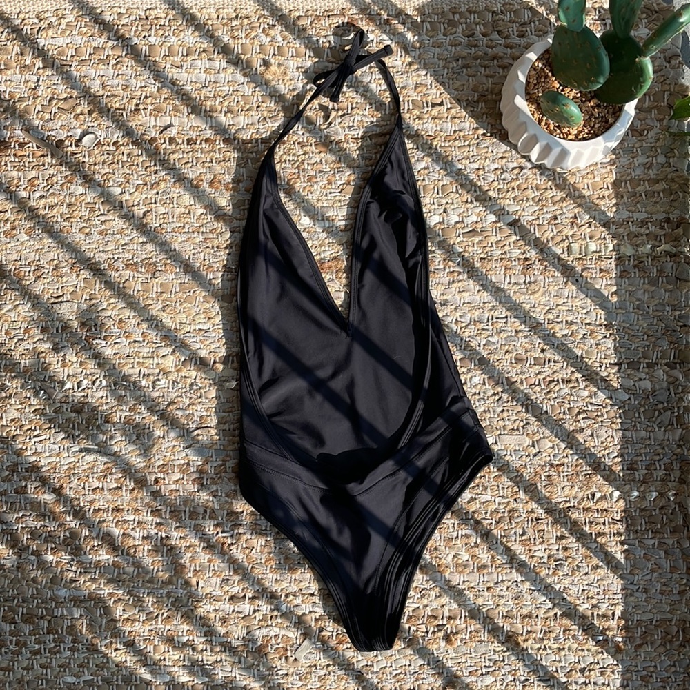 Fae Sveta Onyx Suit